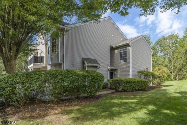 Building Photo - 11 Oak Knoll Ln
