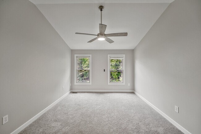 Building Photo - 4287 Exeter Dr