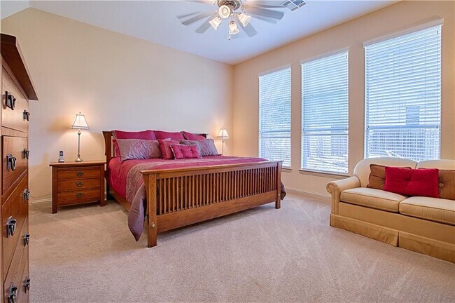 Building Photo - 12500 Calistoga Way