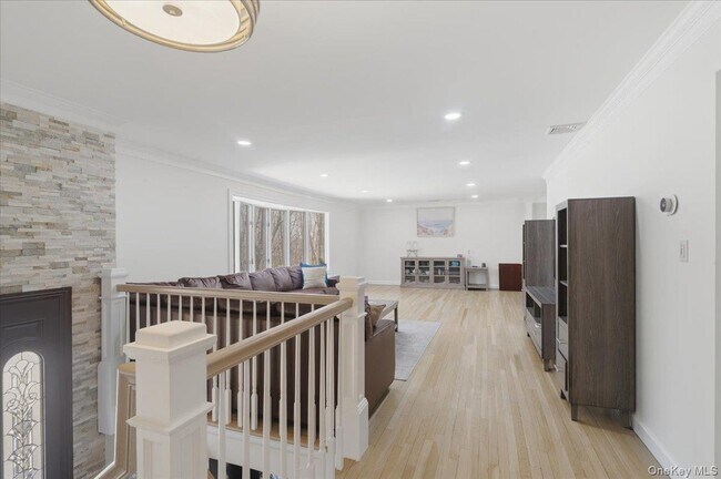 Building Photo - 263 Oyster Bay Road