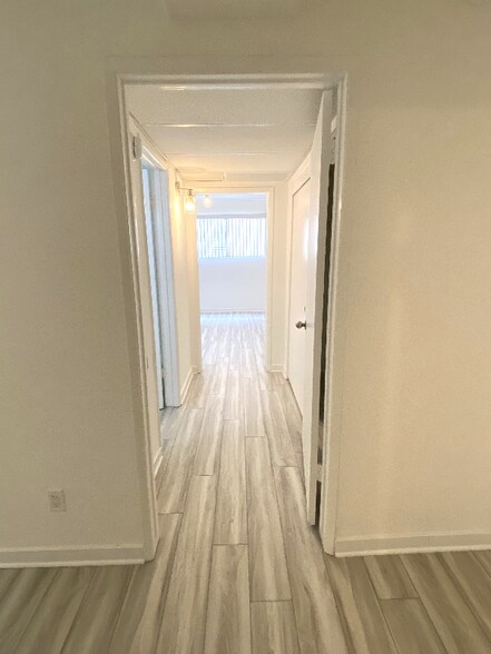 Building Photo - 1849 S Bentley Ave