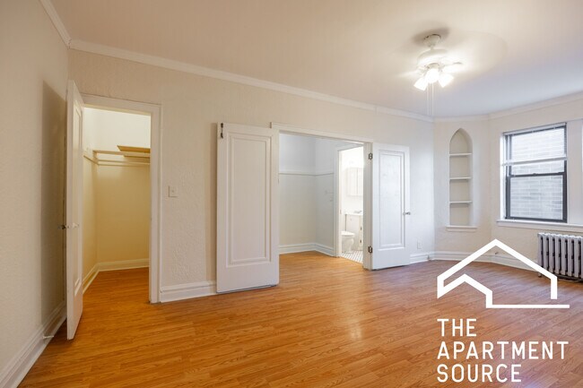 Building Photo - 4829 N Damen Ave