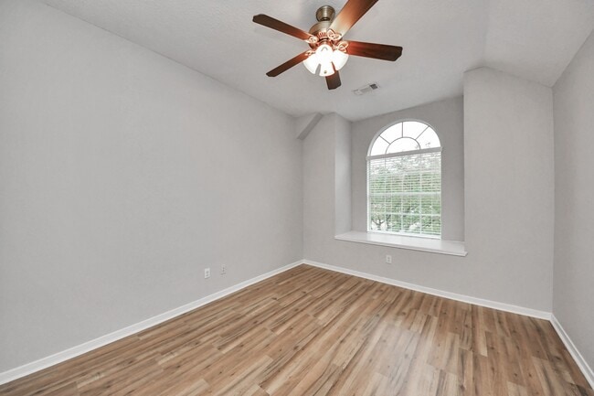 Building Photo - 1502 Brook Grove Dr