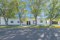 Building Photo - 6259 W Peterson Ave