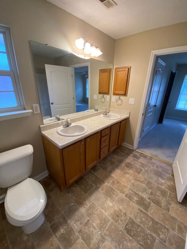 Building Photo - Available For Immediate Move-In!