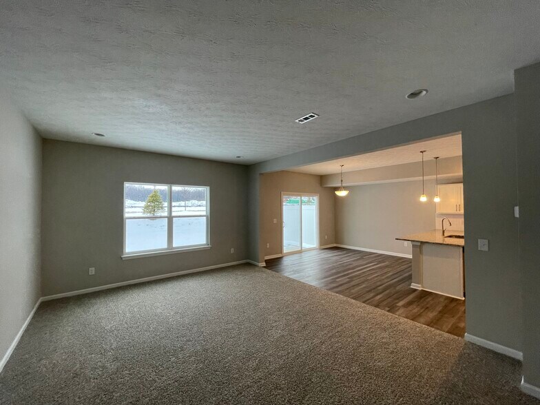 Building Photo - 3470 Magnolia Ln
