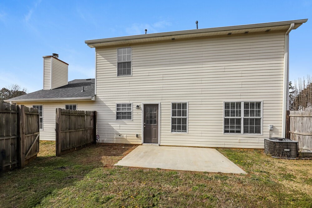 Building Photo - 733 Sinclair Way