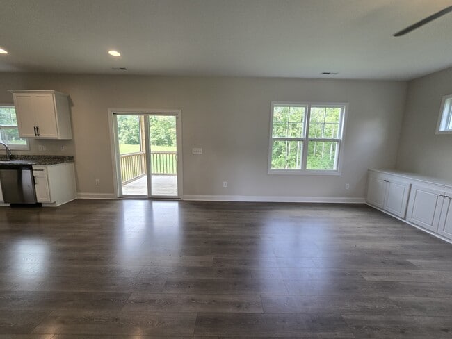 Building Photo - 463 Jackson Pond Dr