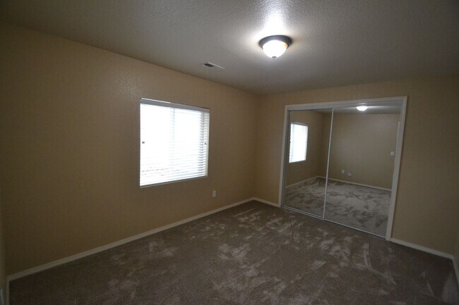Building Photo - 3885 Cherry Plum Dr