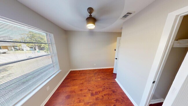 Building Photo - W. Terrace Drive 3115