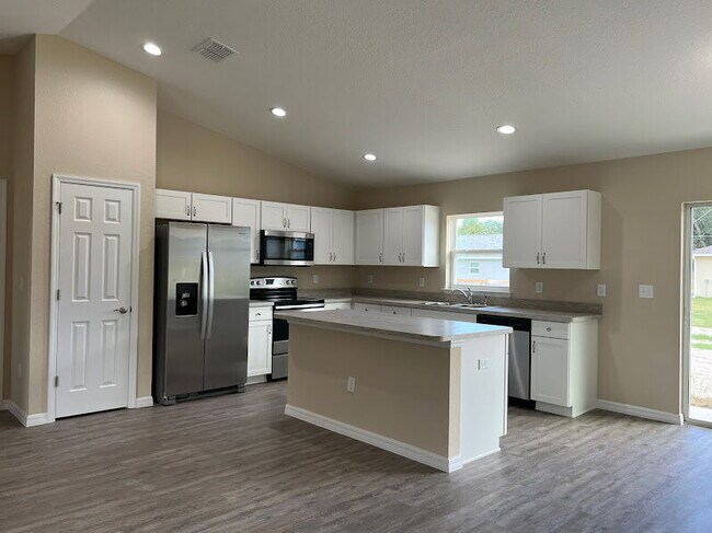 Building Photo - **Beautiful Home for Rent 3 Bd 2Bath