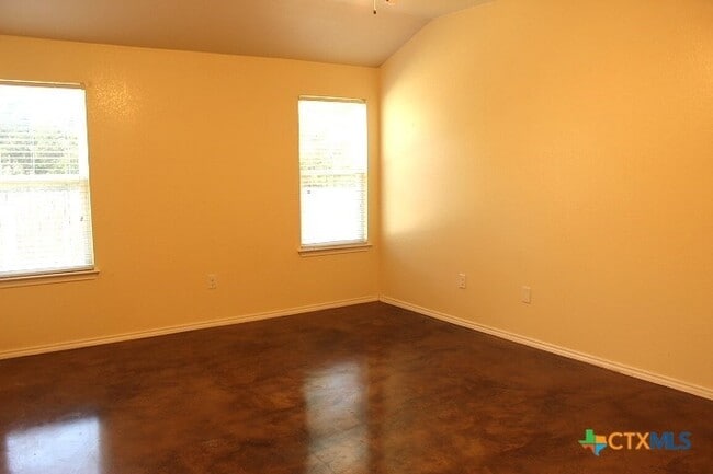 Building Photo - 2521 Heartland Ave