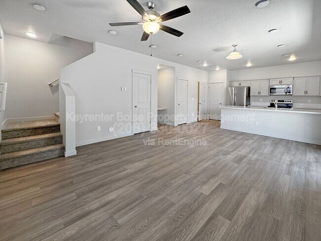 Building Photo - 2304 E Spice Lp