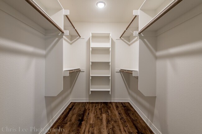 Building Photo - 3bed 2bath, LOADED w/Amenities near Stonebridge Meadows Country Club