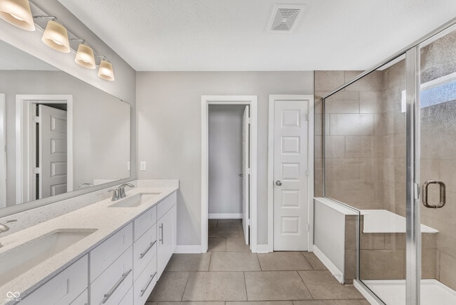 Building Photo - 6988 Sunstone Pl