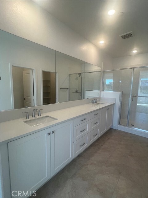 Building Photo - 1155 Walnut Ter