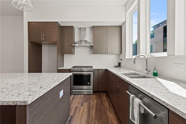 Building Photo - 1292 Chelsea Cir NW