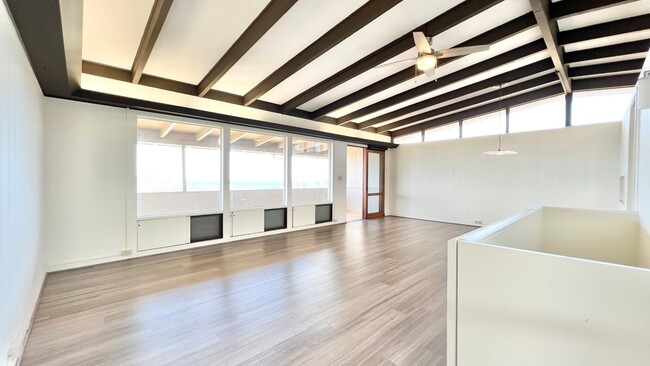Building Photo - 4202A Sierra Dr