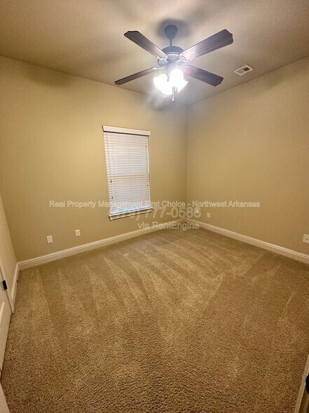 Building Photo - 2006 W Morter Pl