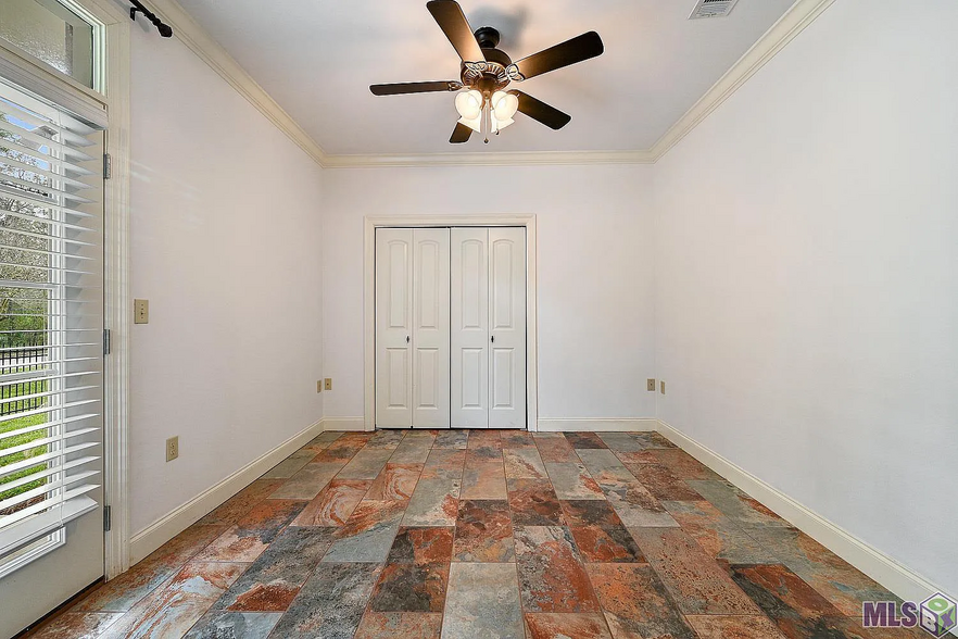 Building Photo - 888 S Kenilworth Pky