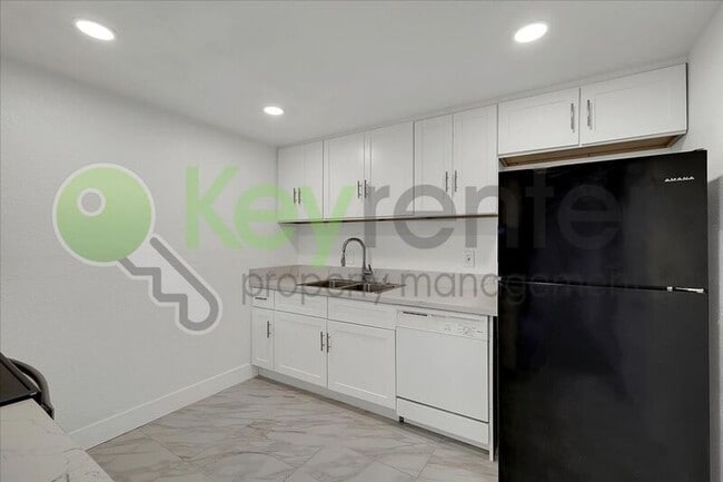 Building Photo - 7331 Florinda Way