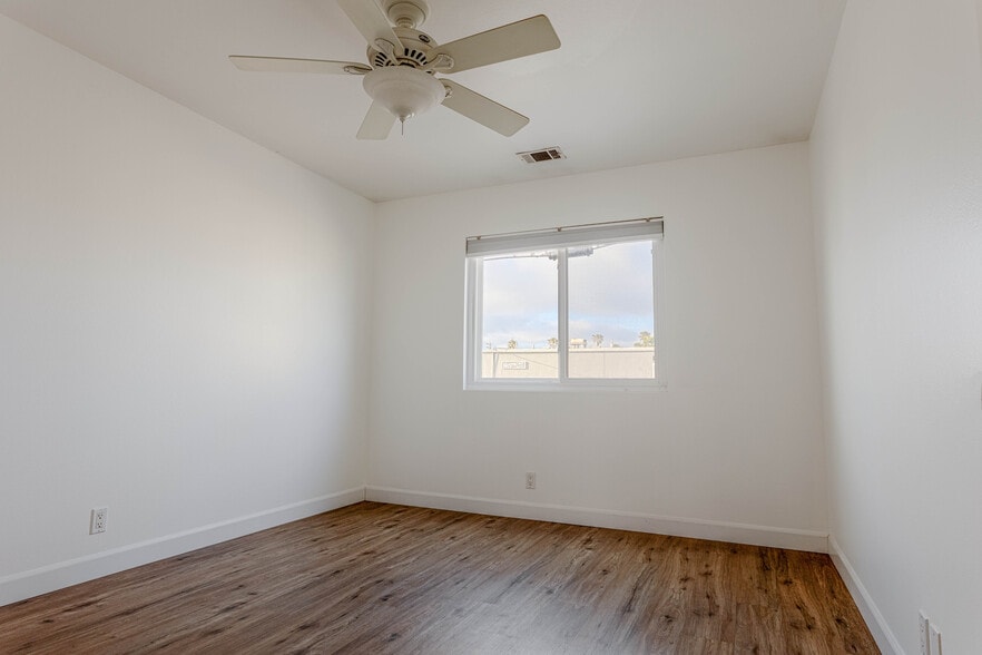 Building Photo - 4928 Narragansett Ave