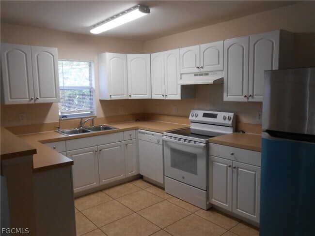 Building Photo - 202 Hightower Ave S