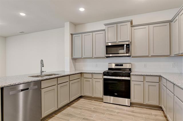 Building Photo - 3737 Malibu Dr