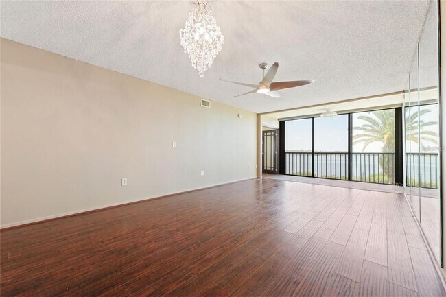 Building Photo - 4620 Bay Blvd