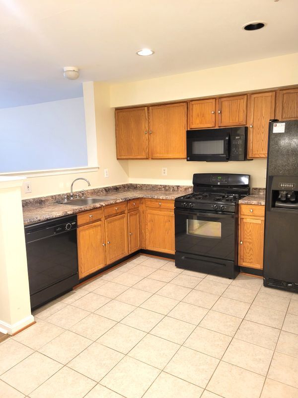 Building Photo - 602 Leprechaun Ln