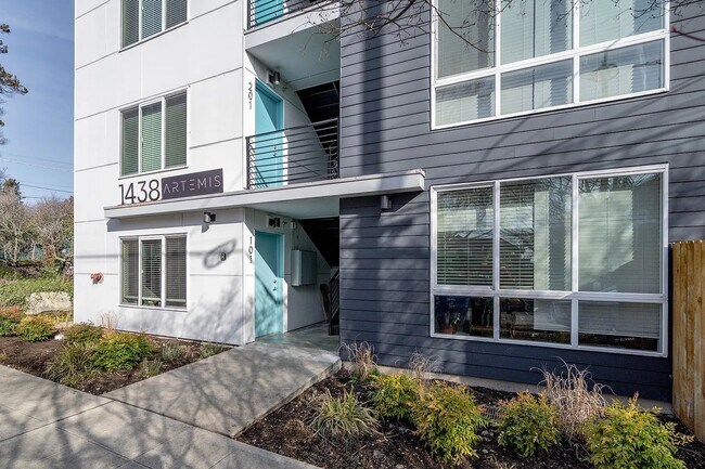 Building Photo - 1436 NW 60th St