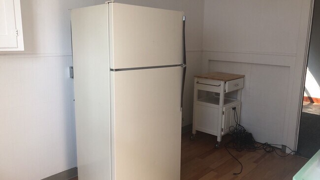 Building Photo - 675-677 NE Opal Street