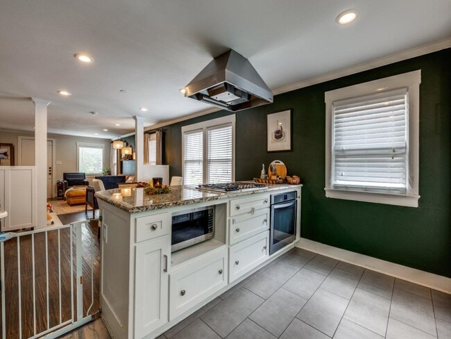 Building Photo - 6009 Ross Ave