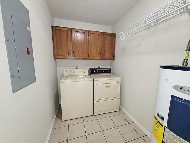 Building Photo - 330 Jones Ln