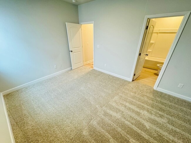 Building Photo - 507 Forsberg Ct