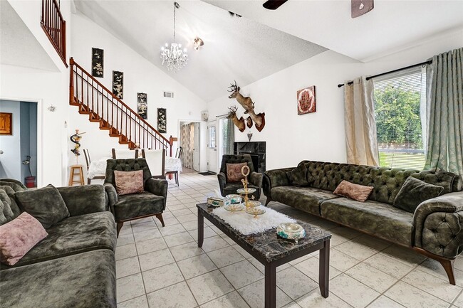 Building Photo - 13523 Pasa Robles Ln