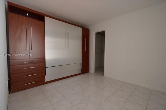 Building Photo - 9711 NW 4th Ln