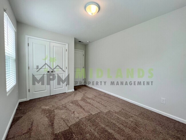 Building Photo - 333 Canary Grass Ct