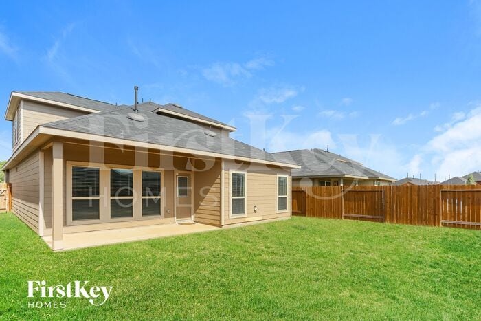 Building Photo - 7215 Victorville Dr
