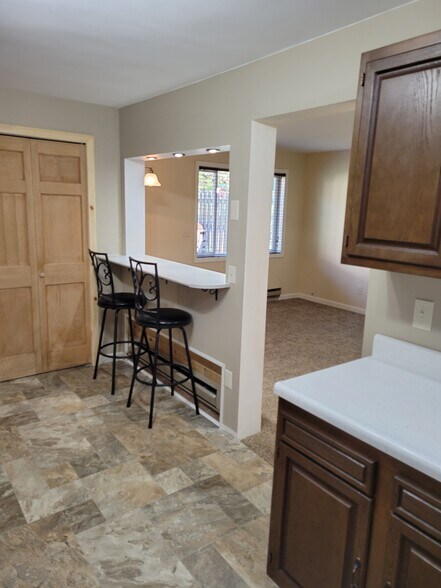 Great breakfast bar - 5691 Mineral Ave