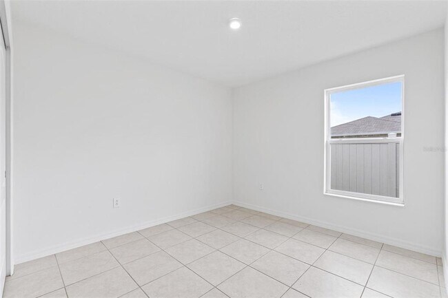 Building Photo - 1557 Venice Ln