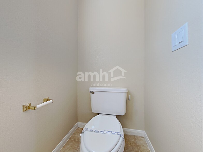 Building Photo - 10805 Osage Winter St