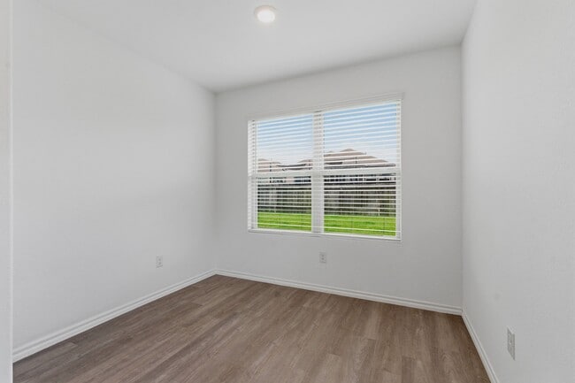 Building Photo - 11138 N Lake Mist Ln
