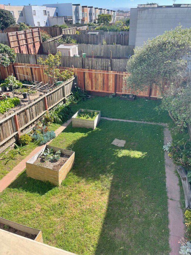 Building Photo - 2839 Taraval St