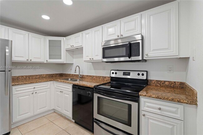 Building Photo - 1800 Sans Souci Blvd