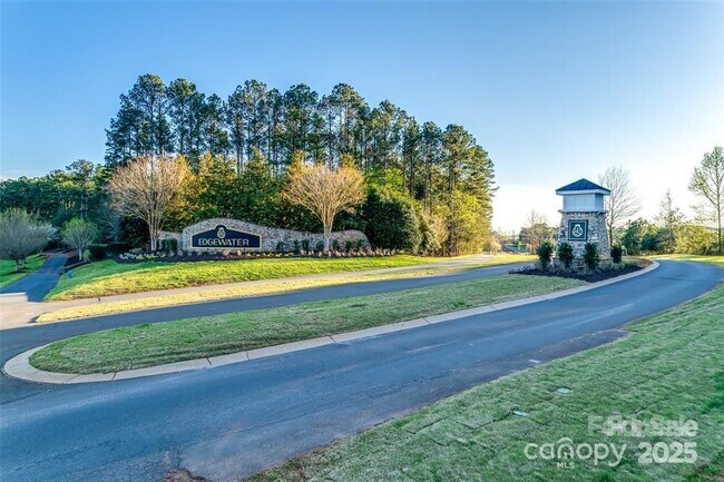 Building Photo - 18568 Mainsail Ct