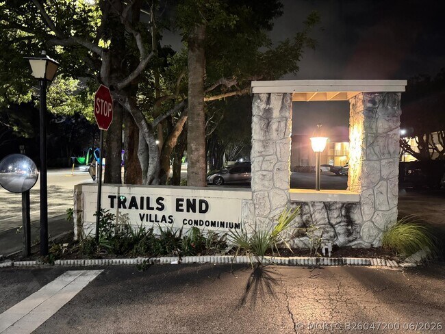 Building Photo - 10821 N Military Trl