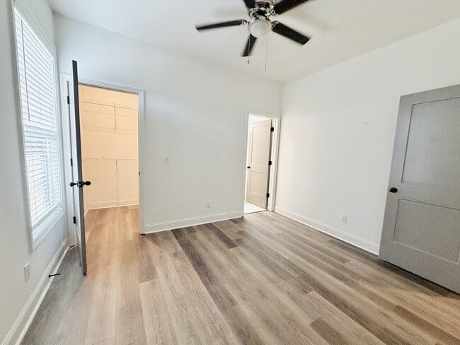 Building Photo - 2035 Rosewood Dr