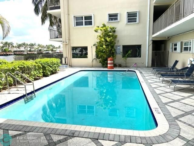 Building Photo - 2600 S Ocean Dr