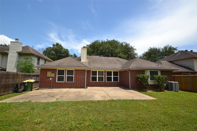 Building Photo - 2818 Russett Pl W